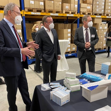 Gemeinsamer Besuch des Ministerpräsidenten Stephan Weil und Innenminister Boris Pistorius beim Logistikzentrum Niedersachsen (Februar 2022)