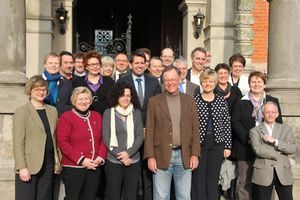 Ministerpräsident Stephan Weil, seine Minister und Staatssekretäre bei ihrer Klausurtagung auf Schloss Etelsen.