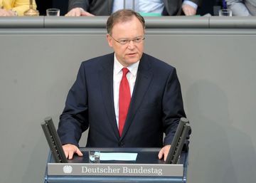 Ministerpräsident Stephan Weil hält seine erste Rede im Bundestag