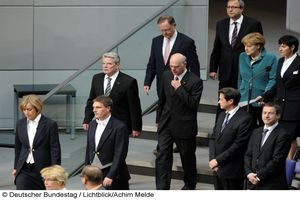 Bundespräsident Joachim Gauck, Bundestagspräsident Norbert Lammert und der Niedersächsische Ministerpräsident Stephan Weil bei der Sonderveranstaltung "Nationaler Gedenktag 17. Juni 1953" im Bundestag