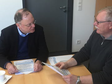 Ministerpräsident Stephan Weil bei der Sicherheitsunterweisung der Stadtwerke Hildesheim