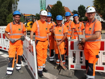 Stephan Weil mit seinen Kollegen von der Baukolonne