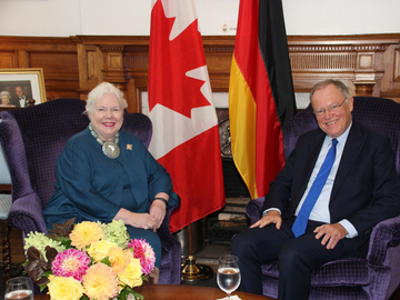 Gespräch mit Elisabeth Dowdeswell, amtierende Vizegouverneurin der Provinz Ontario und dort Repräsentantin der Königin Elisabeth II.