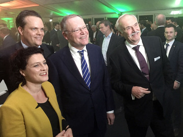 Neujahresempfang der IHK Braunschweig: Ministerpräsident Stephan Weil hier zu sehen unter anderem mit Ministerin Carola Reimann