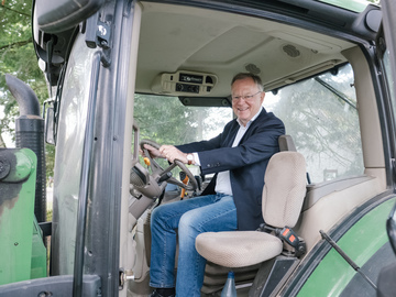 Treckerfahrt auf dem Hof der Familie Fromhagen