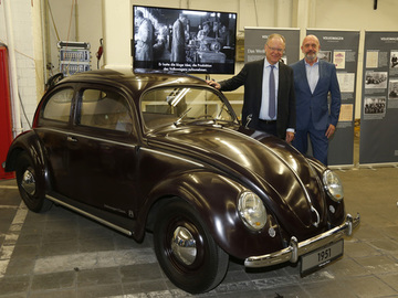 Der Ministerpräsident am Rande der Betriebsversammlung bei VW in Wolfsburg (September 2019)