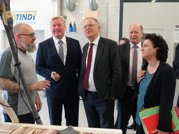 Am Rande des Kabinetts wird auch das Berufsbildungszentrum der Handwerkskammer in Oldenburg besucht (November 2019)