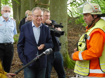 Großes Interesse am Waldbrandszenario der Feuerwehr und der Forstverwaltung