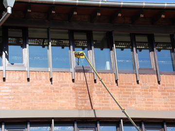 Fensterputzen mit dem Hydropower-Gerät