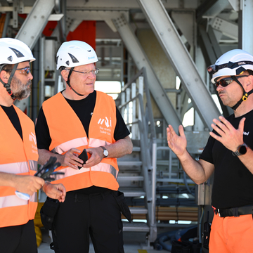 Ministerpräsident Stephan Weil zu Besuch bei einer Offshore Windparkanlage der Firma Ørsted (August 2022)