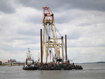 Baustelle in der Elbe