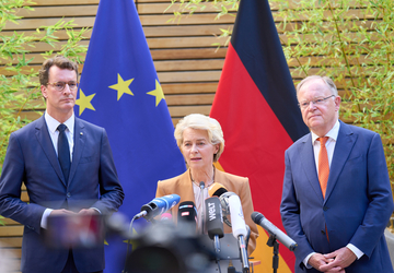 emeinsames Statement zur MPK in Brüssel mit EU-Präsidentin Dr. Ursula von der Leyen und Ministerpräsident Hendrik Wüst (September 2023)