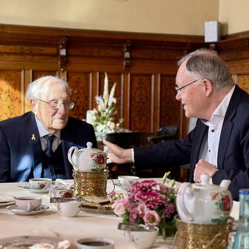 MP Weil trifft den Holocaustüberlebenden Albrecht Weinberg anlässlich seines 100. Geburtstages (März 2025)