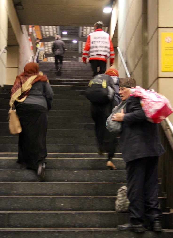 Ministerpräsident Stephan Weil am Messebahnhof Laatzen