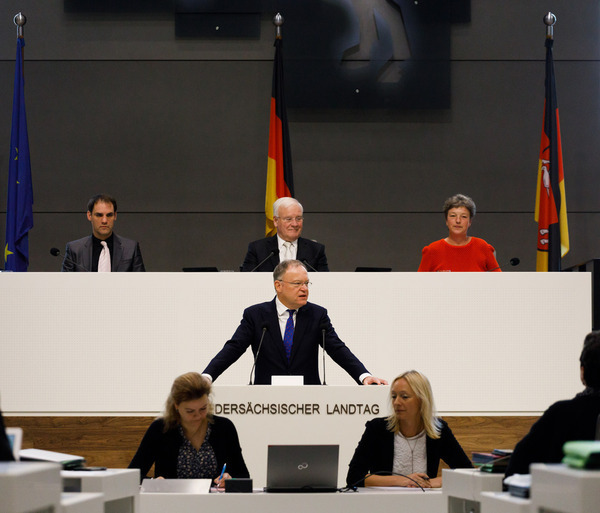Ministerpräsident Stepahn Weil im Niedersächsischen Landtag