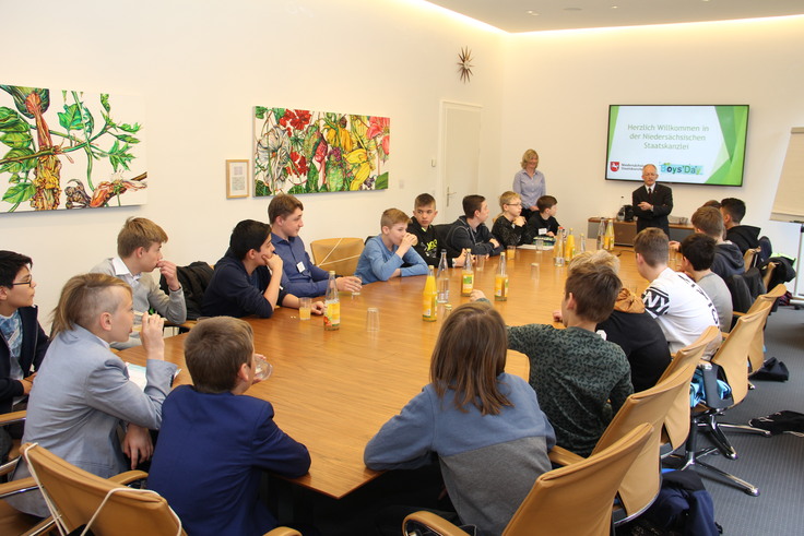 Zukunftstag 2018 in der Staatskanzlei: 20 Schüler schauen hinter die Kulissen.