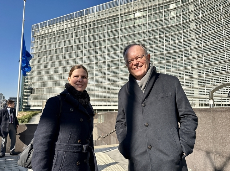 Ministerpräsident Stephan Weil und Europaministerin Wiebke Osigus in Brüssel