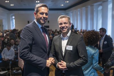 Preisverleihung Niedersächsischer Integrationspreis 2025, Ministerpräsident Olaf Lies und Landesbeauftragter für Migration und Teilhabe, Deniz Kurku