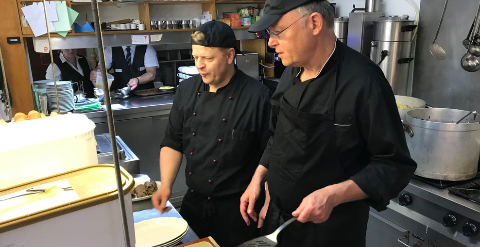 Stephan Weil in der Waldgaststätte Eckernworth