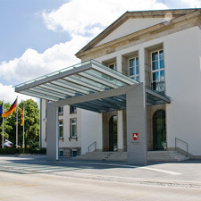 Eingang Dienstgebäude Planckstraße 2 (Hauptgebäude)