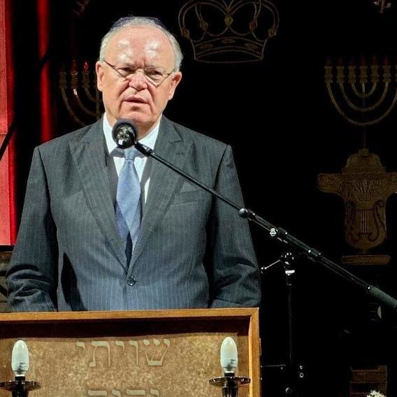 Ministerpräsident Stephan Weil spricht vor der Jüdischen Gemeinde Hannover