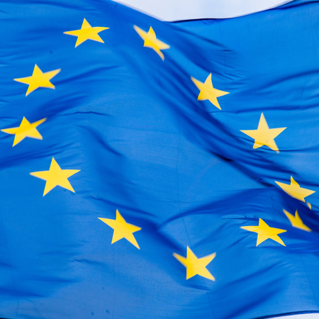 EU-Flagge vor dem Berlaymont Building in Brüssel